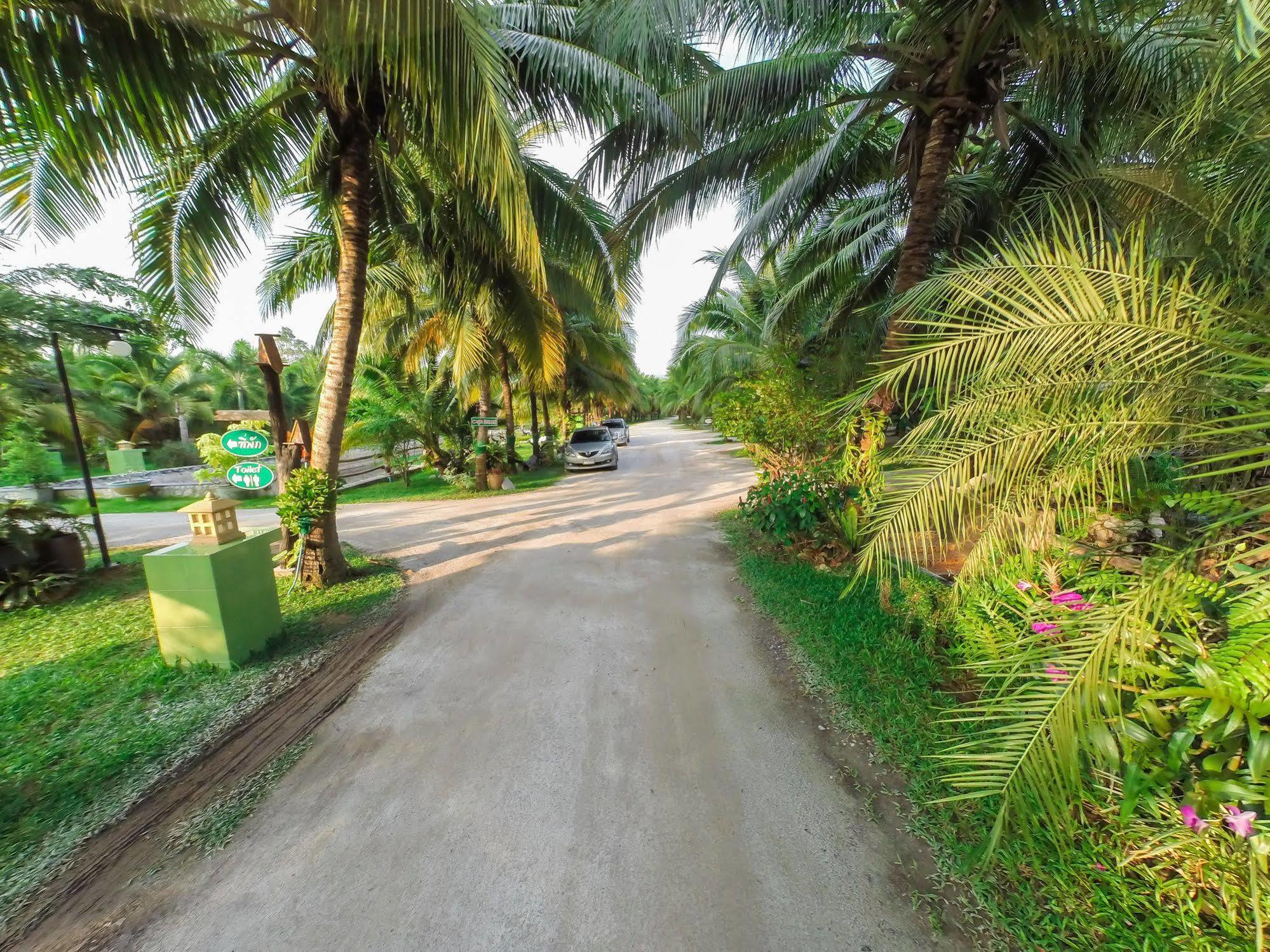 Coconut Resort Rayong Exteriör bild